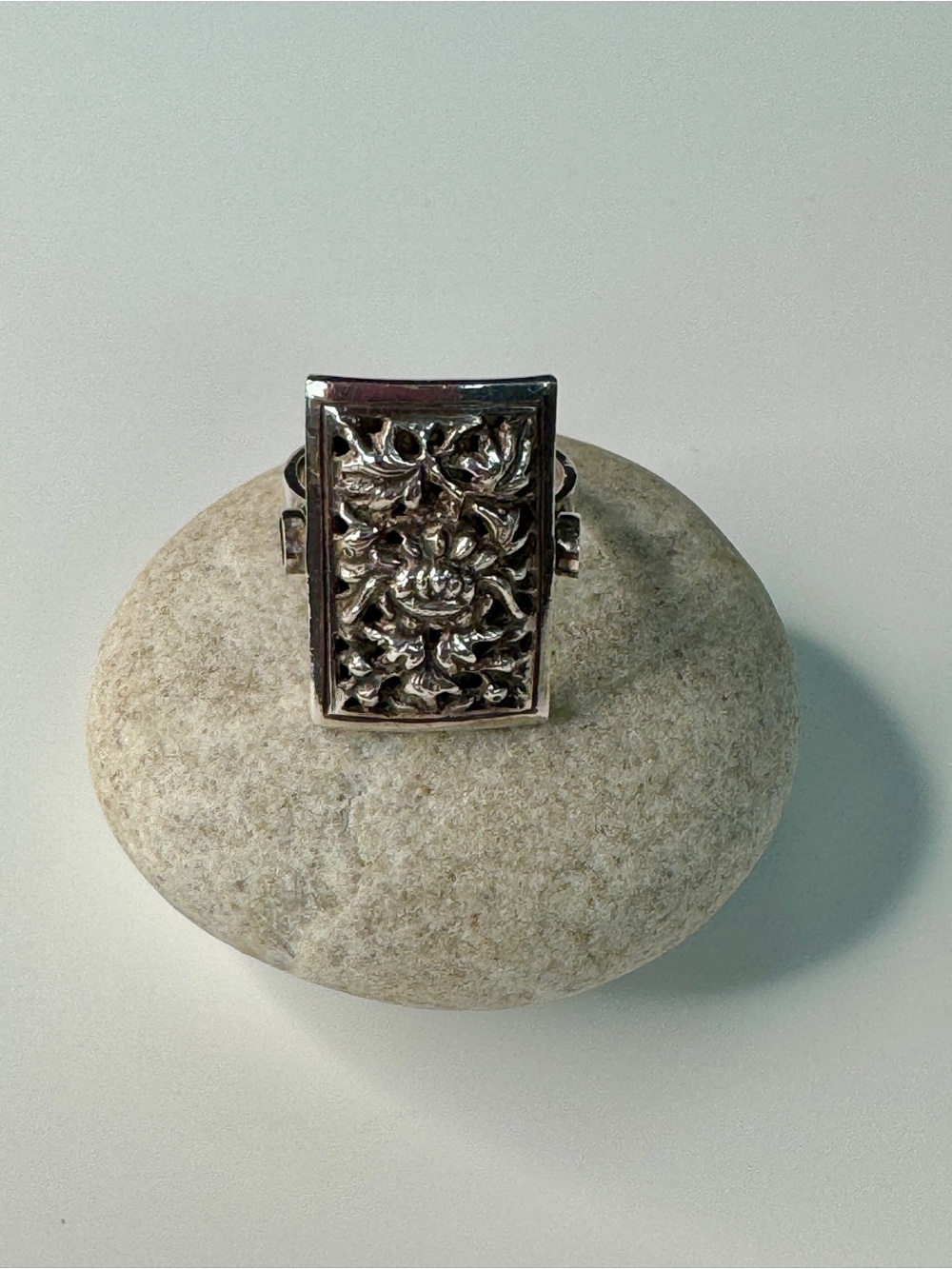 Asian Motif Rectangular Floral Filigree Ring in Silver